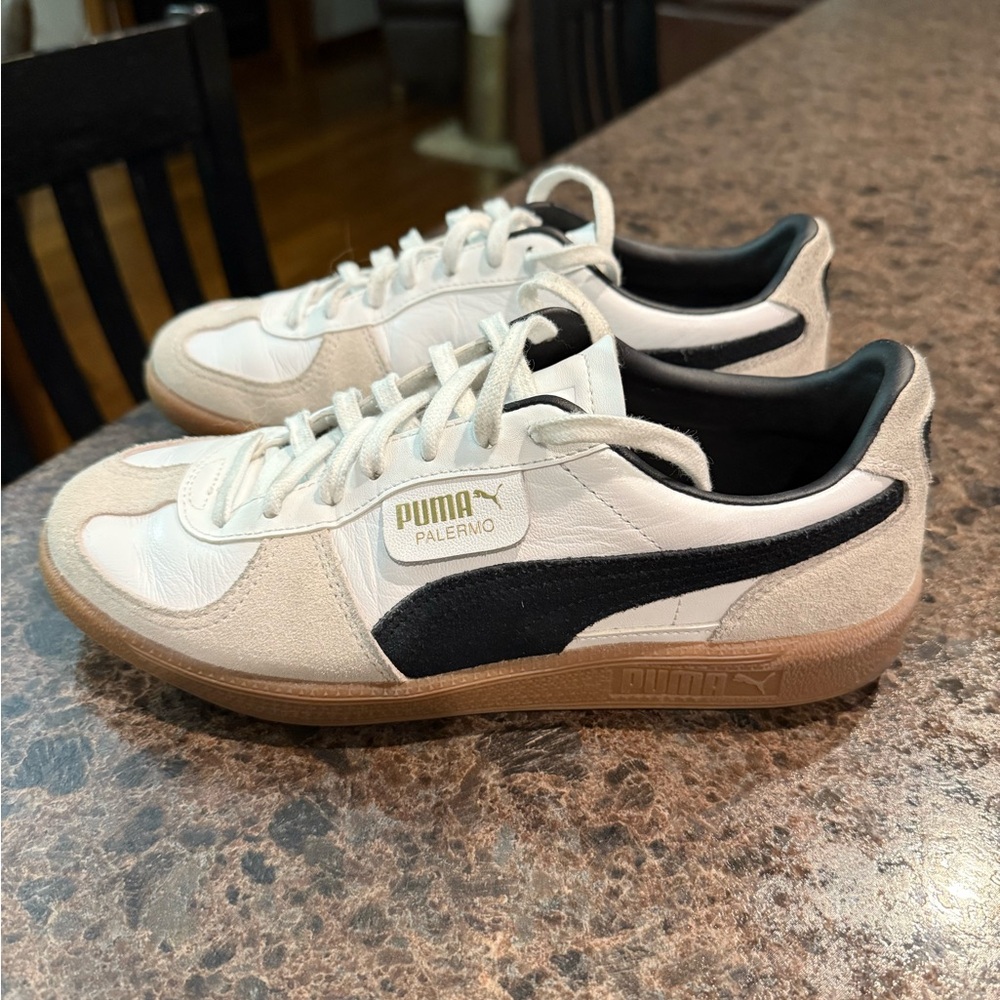 Puma Palermo White and Black Casual Shoes.  Womens 8.5